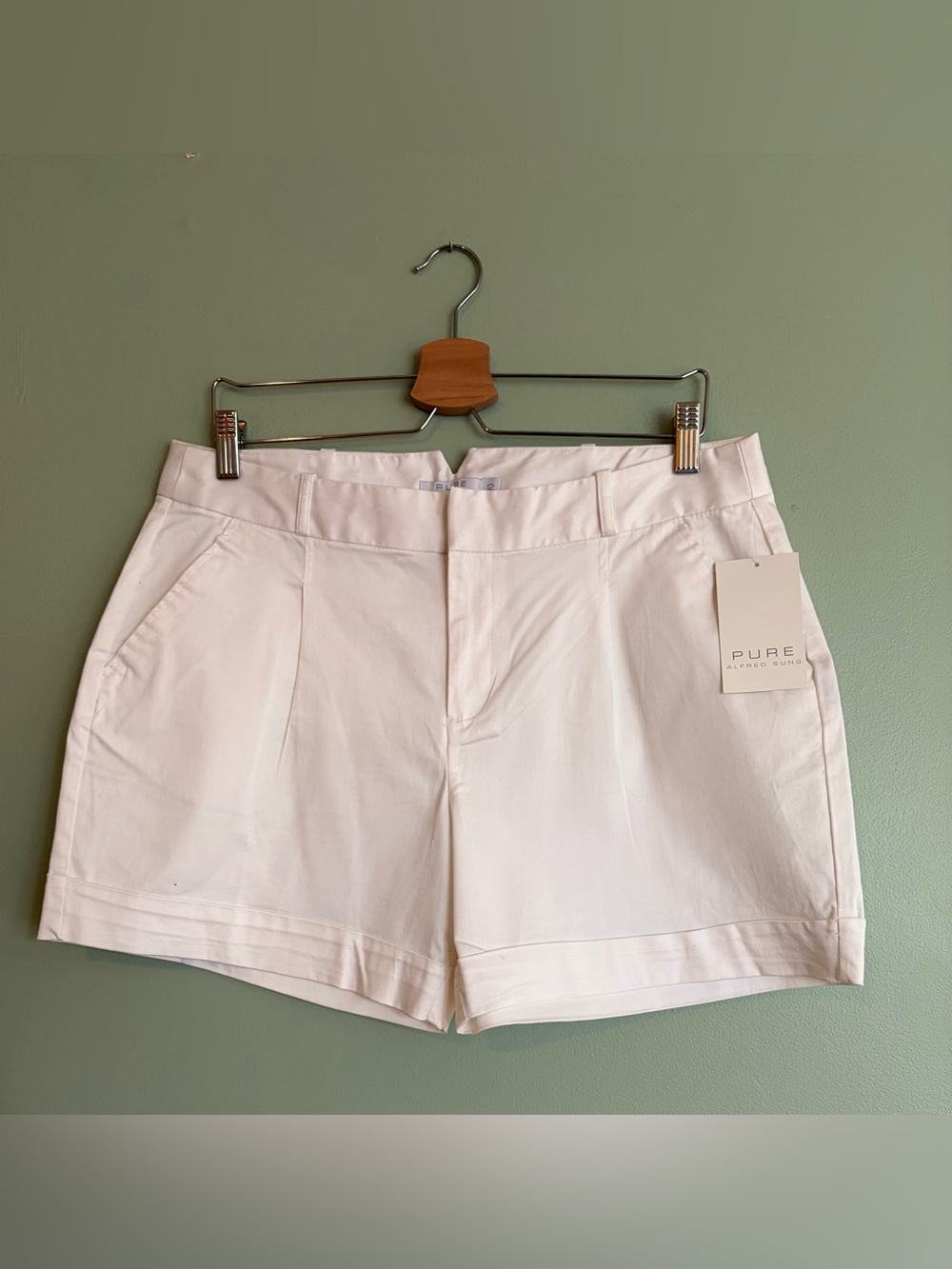 NWT Pure Alfred Sung White Cotton Blend Shorts Size 12 Preppy Luxury Tailored